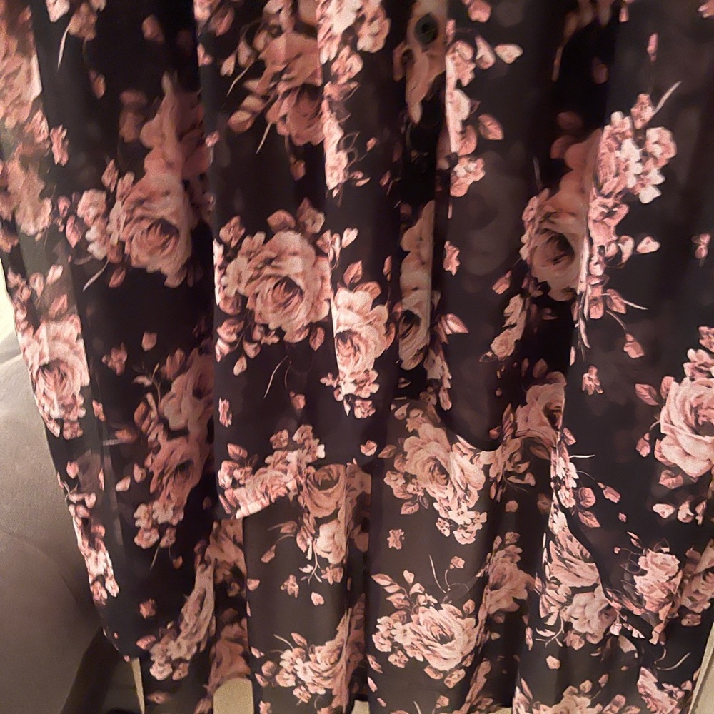 Torrid Plus Size Women’s Floral Black and Pink high/low long blouse size 1X - Picture 7 of 13